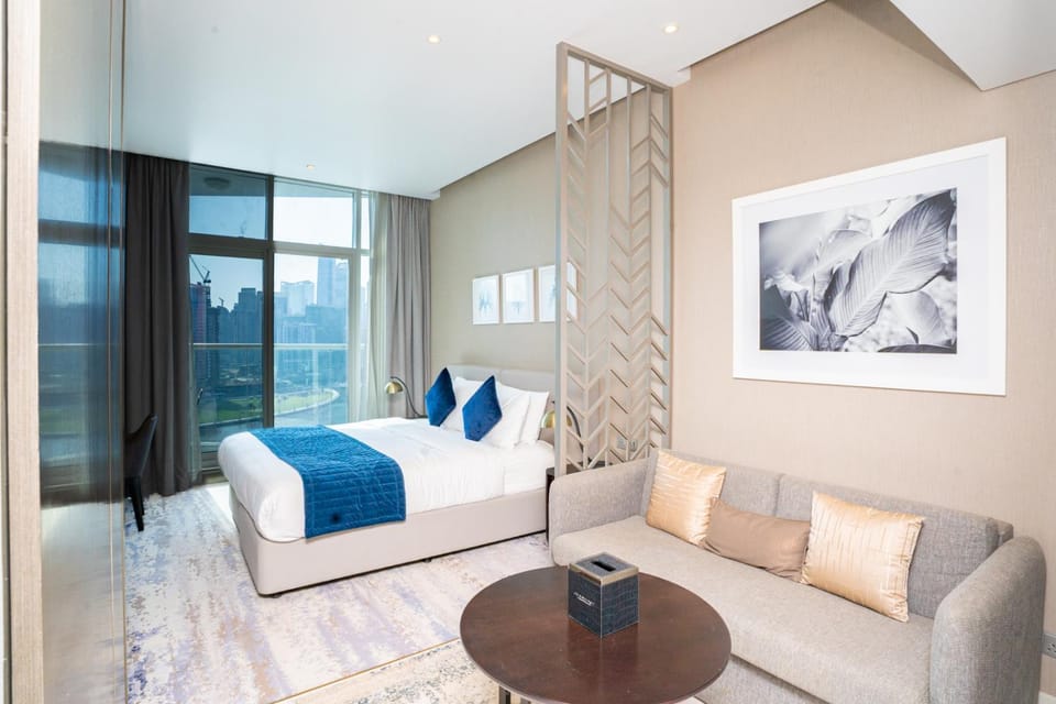 Bed, Living room, Photo of the whole room, Seating area, Bedroom