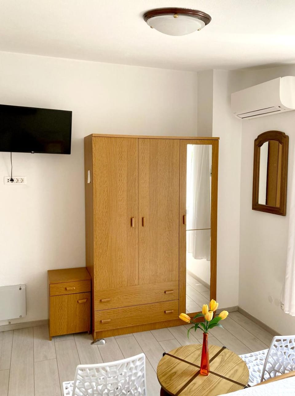 TV and multimedia, Bedroom, wardrobe