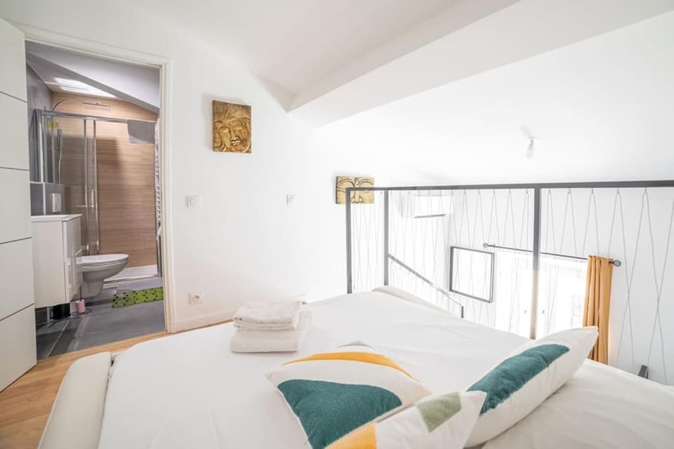 PETIT DUPLEX - Nouveau duplex central avec wifi et clim pour 2 Apartment in Antibes