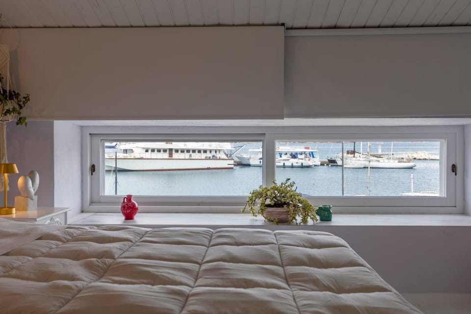Bed, Bedroom, Sea view