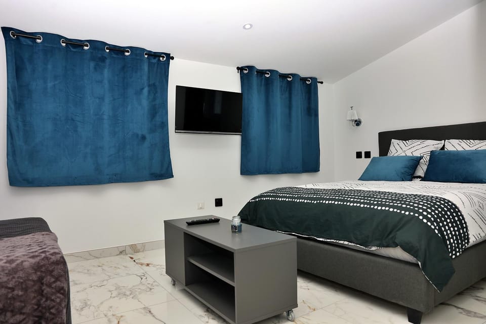 Bleu Ciel Notre Dame De la Garde-Gare de St Charles Marseille Apartment in Marseille