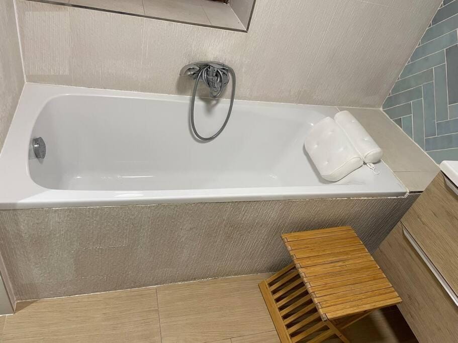 Bathroom, Bath