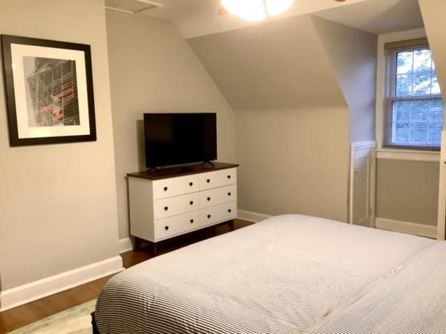 Bed, TV and multimedia, Bedroom