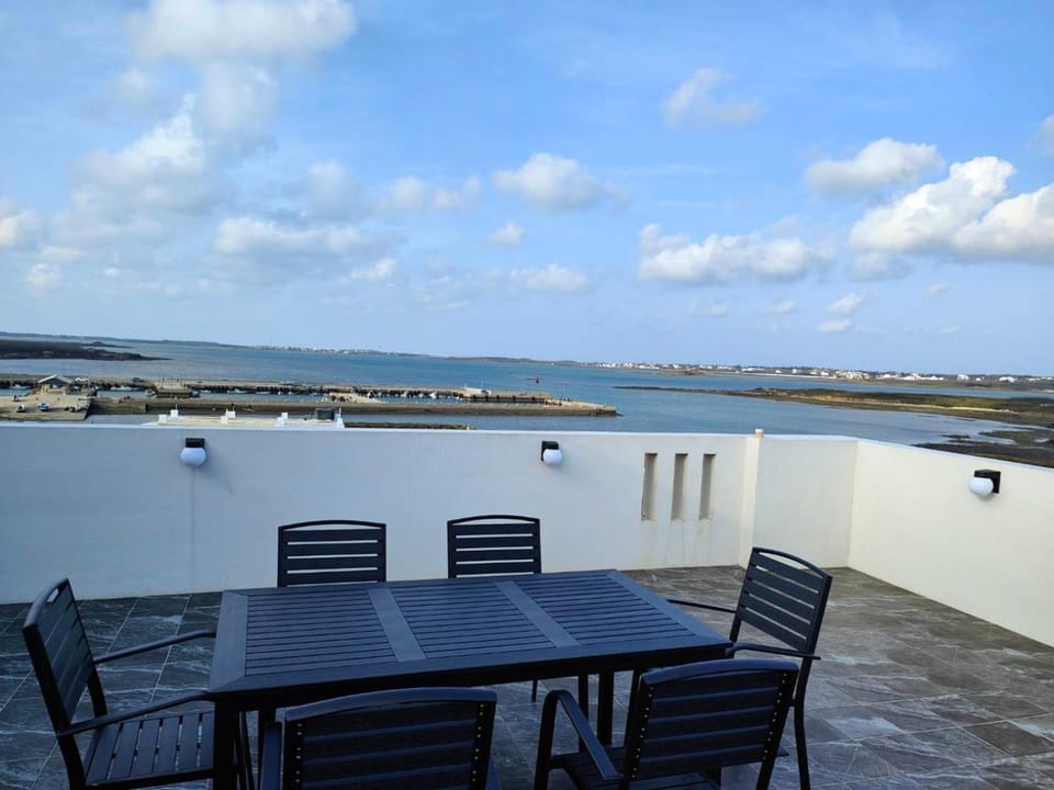 Patio, Day, Natural landscape, View (from property/room), Balcony/Terrace, Sea view
