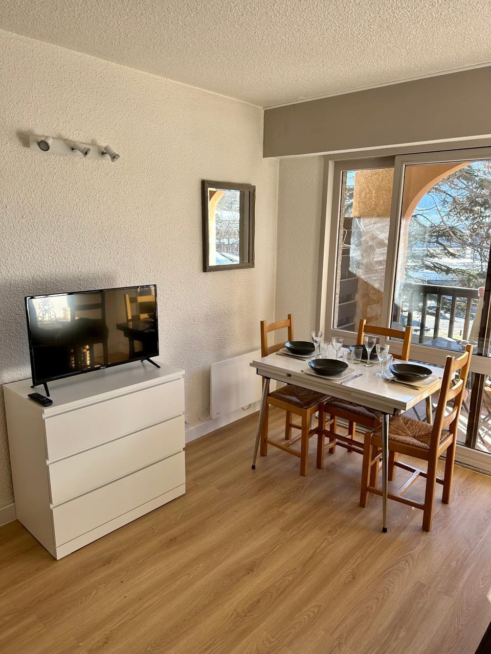 Studio terrasse sud vue montagne Briançon Serre Chevalier Apartment in Briançon