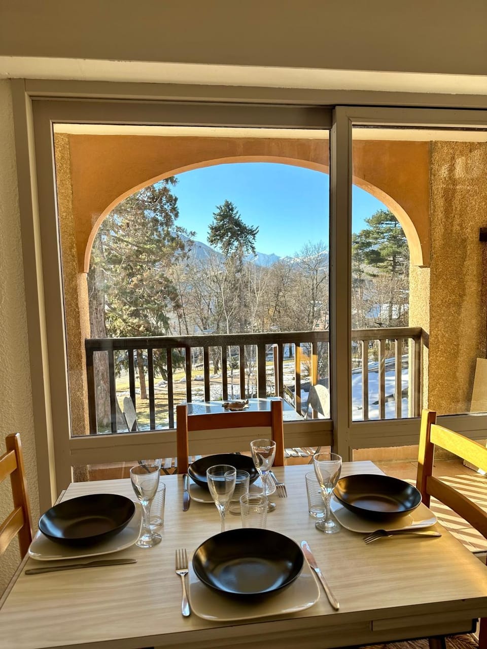 Studio terrasse sud vue montagne Briançon Serre Chevalier Apartment in Briançon