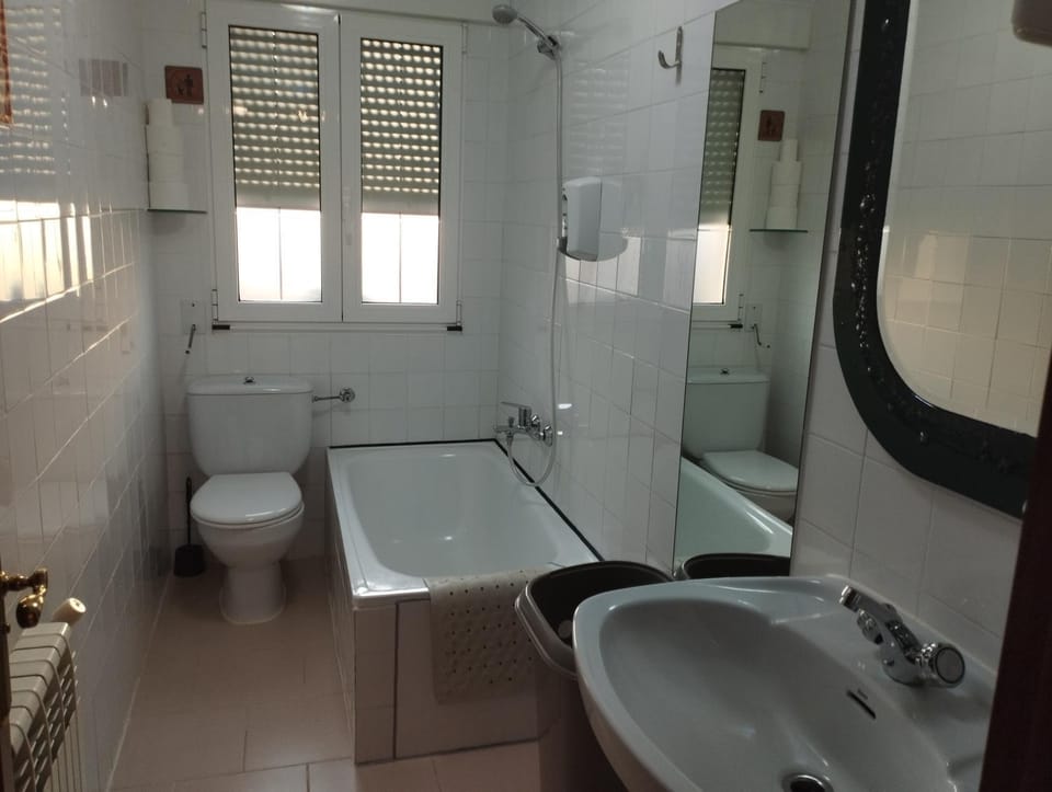 Toilet, Bathroom, Bath