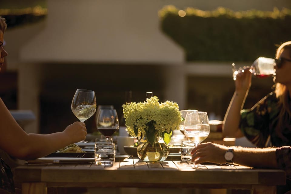 Patio, Restaurant/places to eat, Balcony/Terrace, Drinks, Alcoholic drinks