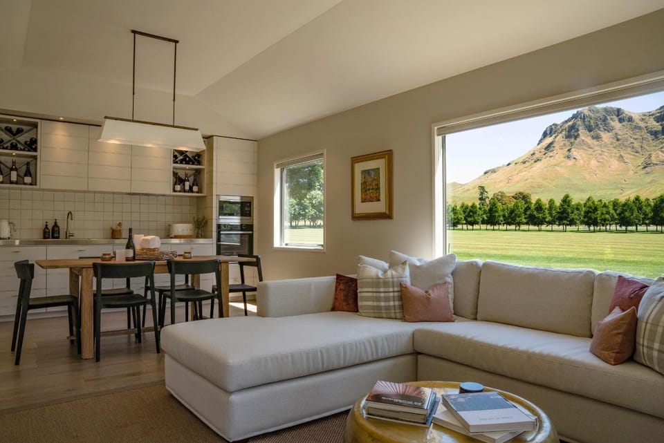 View (from property/room), Living room, Dining area, Landmark view, Mountain view
