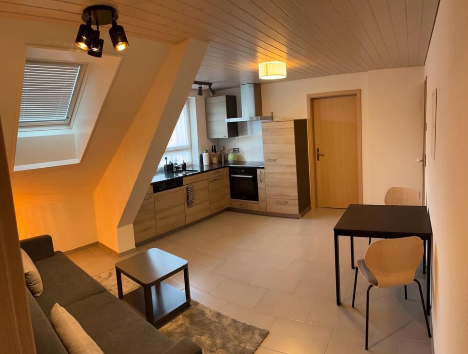 Living room, Dining area, pet friendly, stove