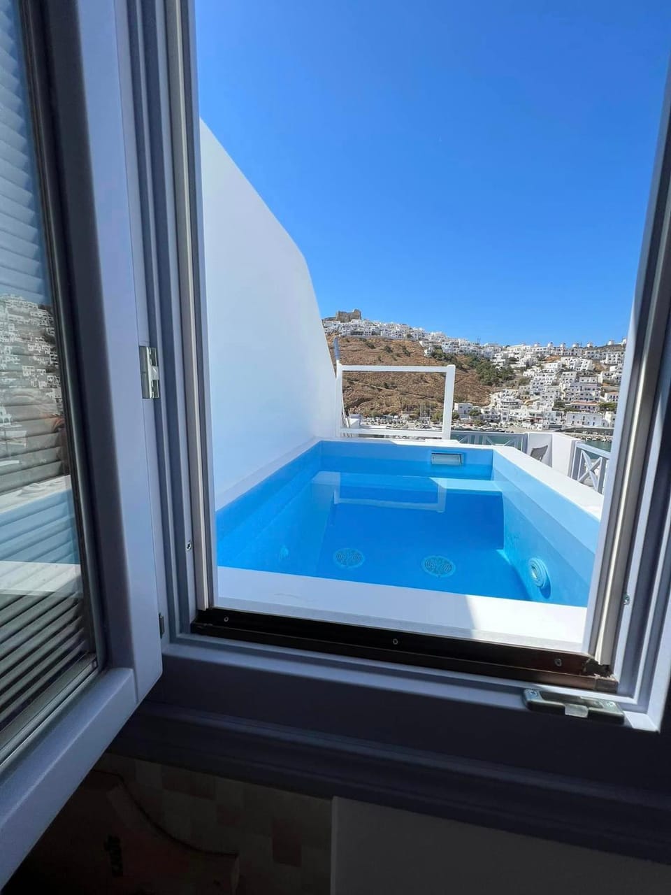 Day, Natural landscape, Mountain view, Pool view, Swimming pool