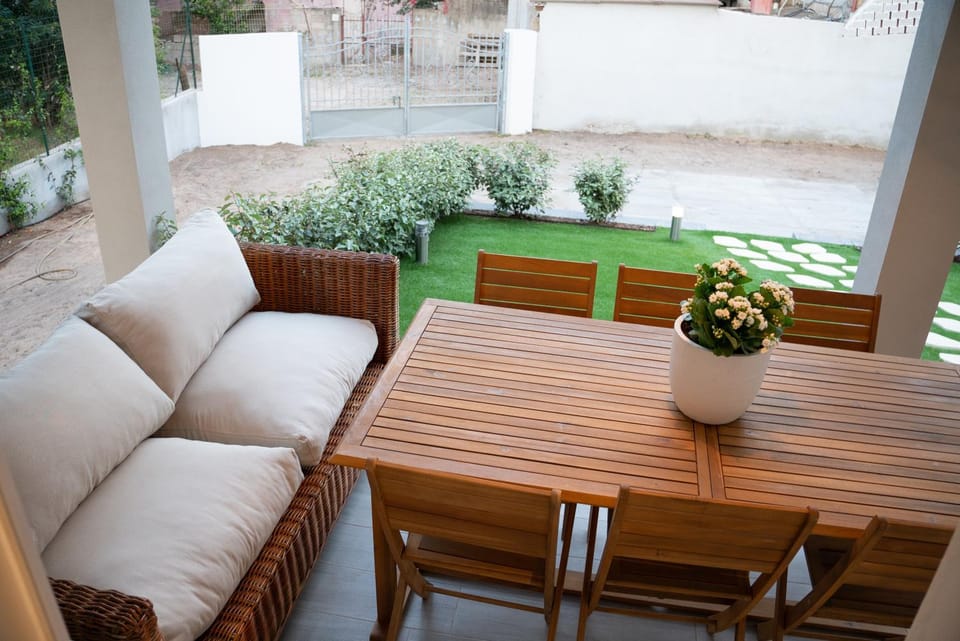 Day, View (from property/room), Dining area