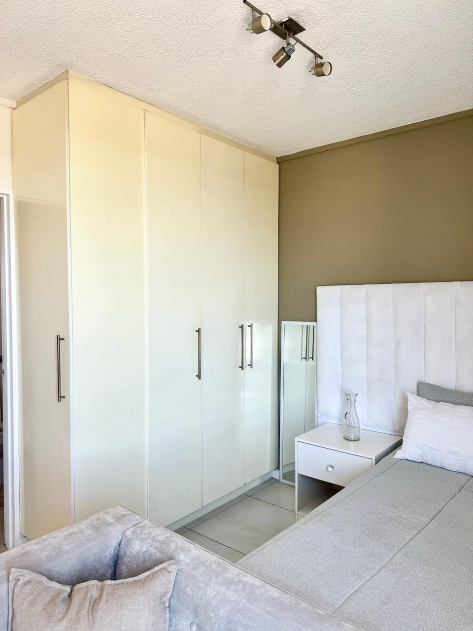 Bed, Photo of the whole room, Bedroom, wardrobe