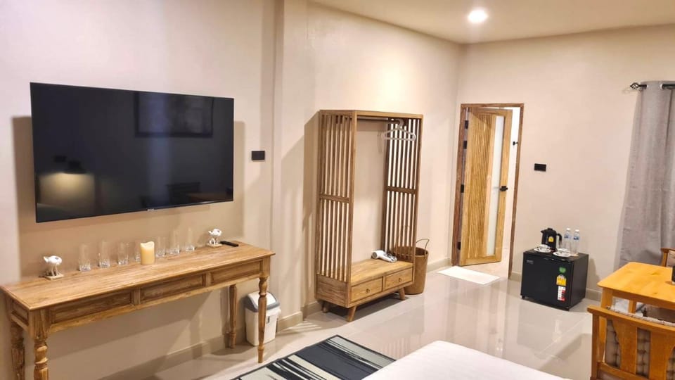 TV and multimedia, Photo of the whole room