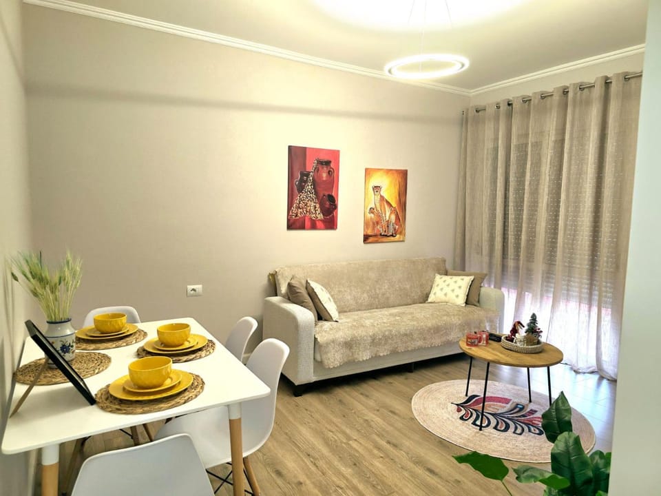 Living room, Photo of the whole room, Seating area, Dining area