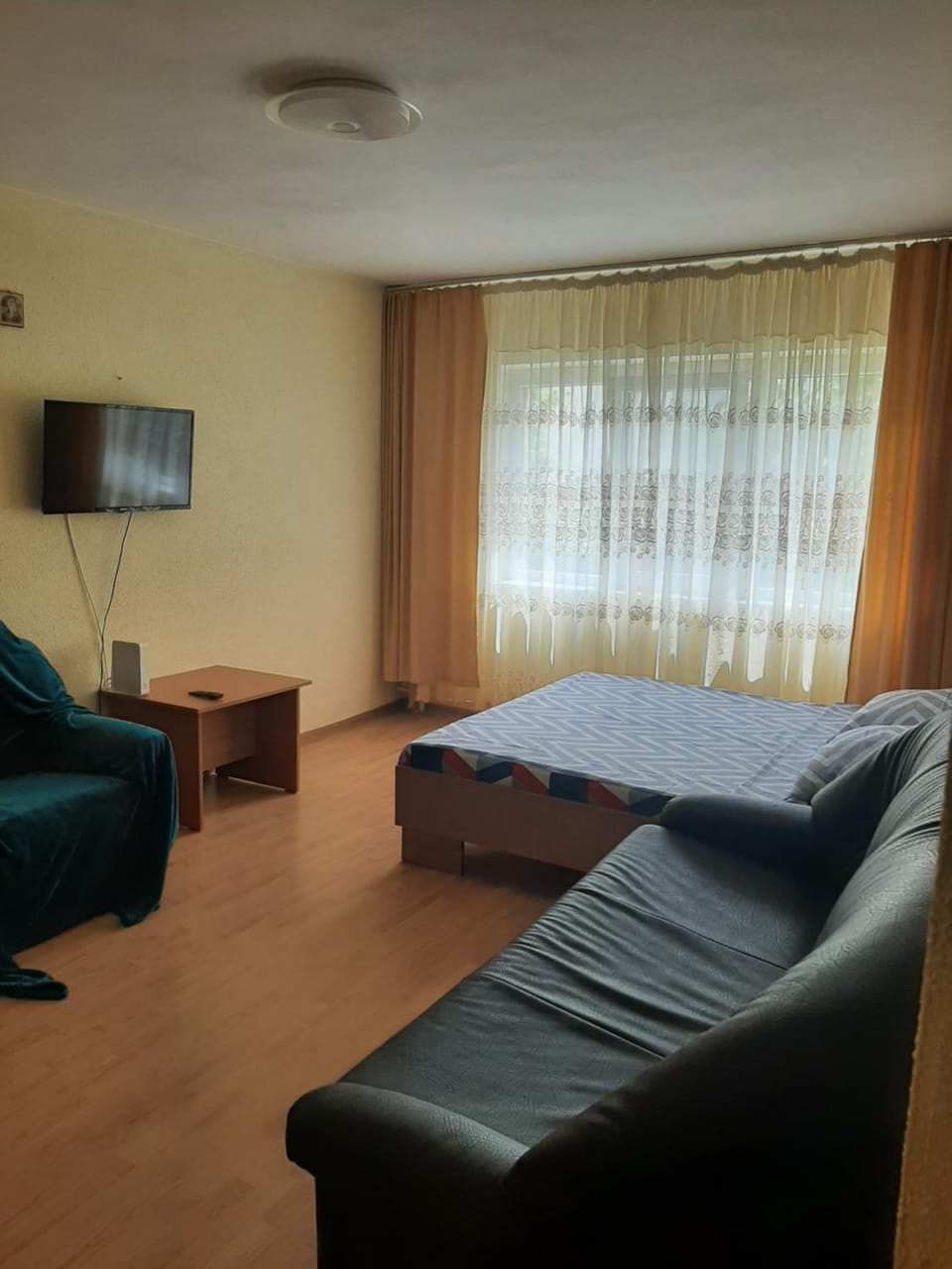 Bed, Living room, Bedroom