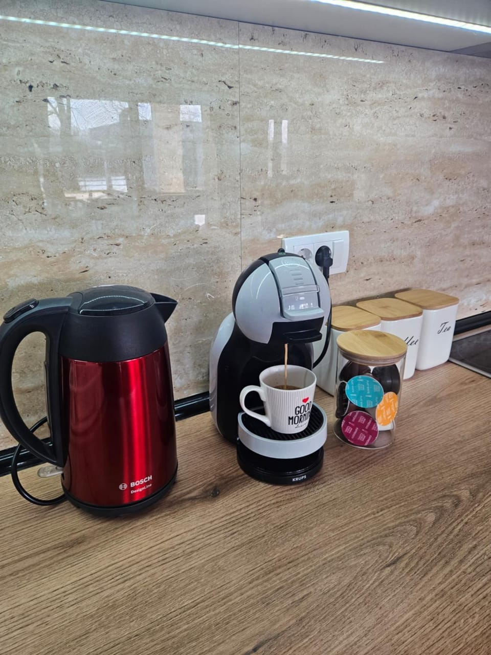 Coffee/tea facilities, Kitchen or kitchenette