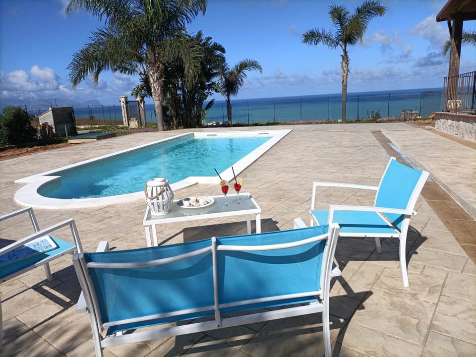 Sea view, Swimming pool