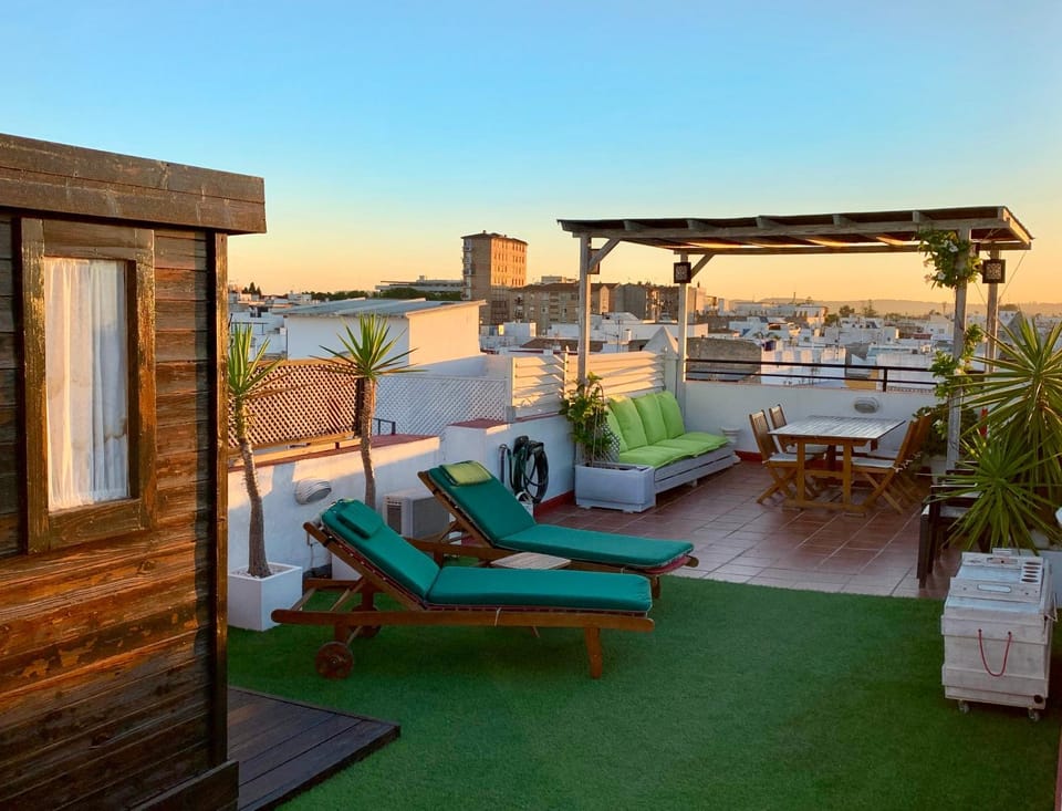 Solarium, Balcony/Terrace, Dining area, sunbed