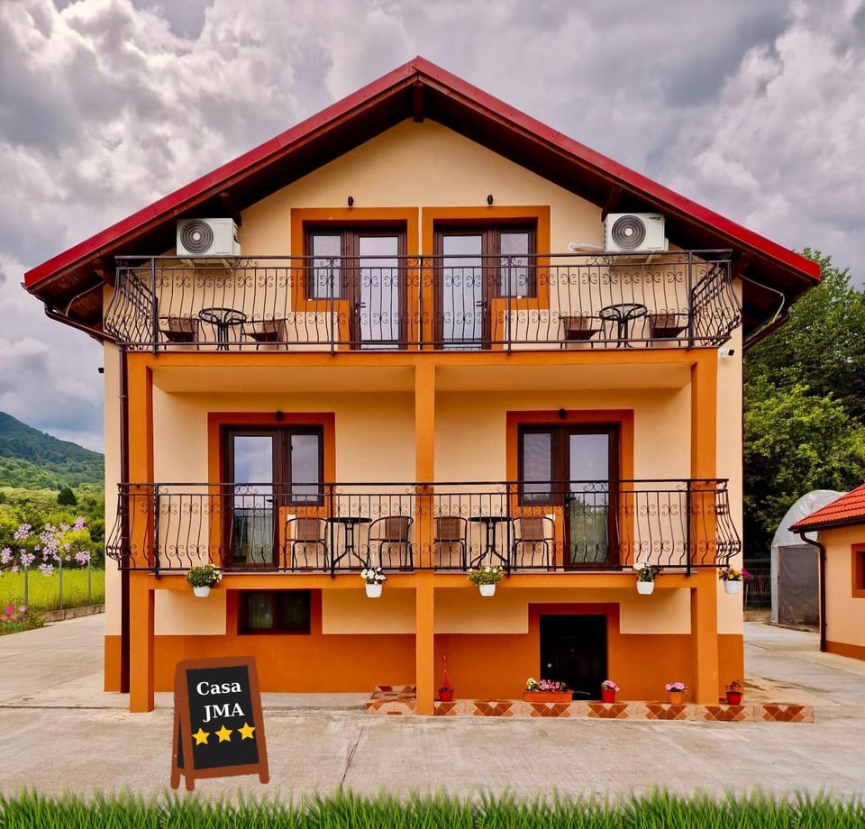 Property building, Balcony/Terrace
