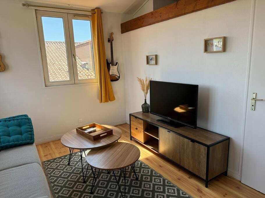 Communal lounge/ TV room, TV and multimedia