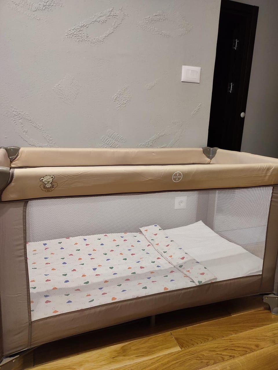 Bed, Photo of the whole room, Bedroom, cot