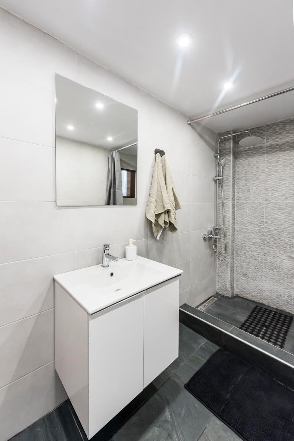 Shower, towels