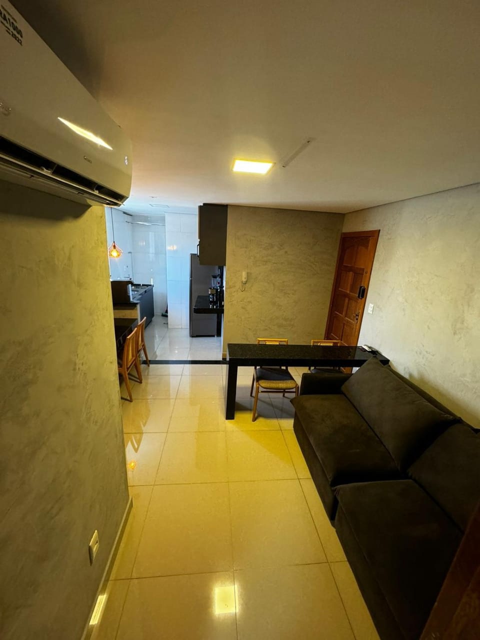 TV and multimedia, Kitchen or kitchenette, Living room, Seating area, air conditioner