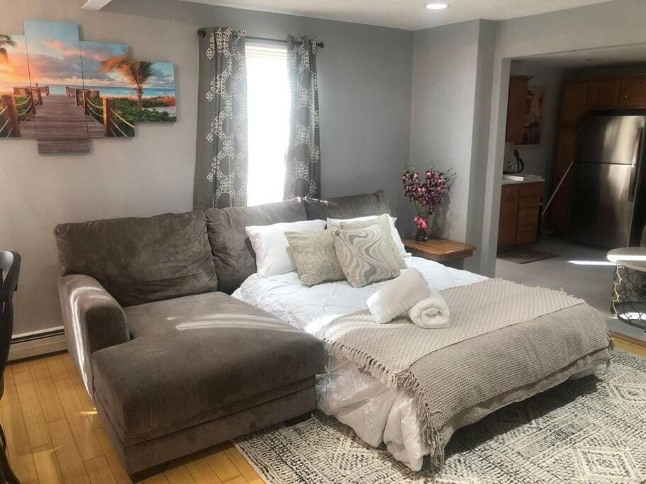 Convenient Braintree Home - 3 Bedroom Sleeps 8 House in Braintree