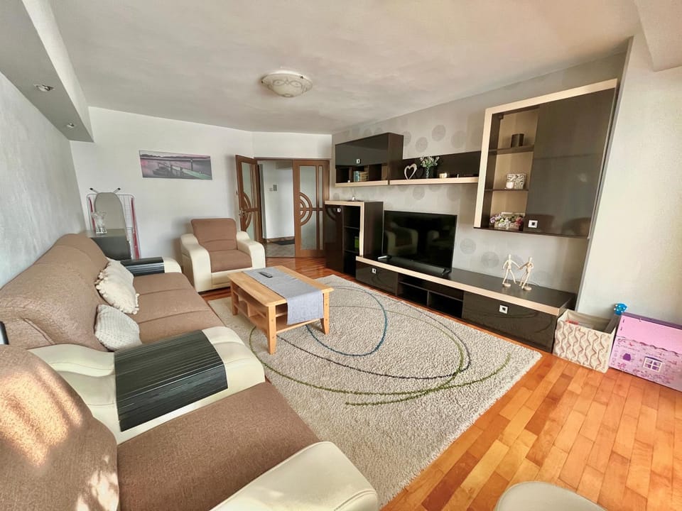 Valcea Northside Spacious Apartment Apartment in Romania