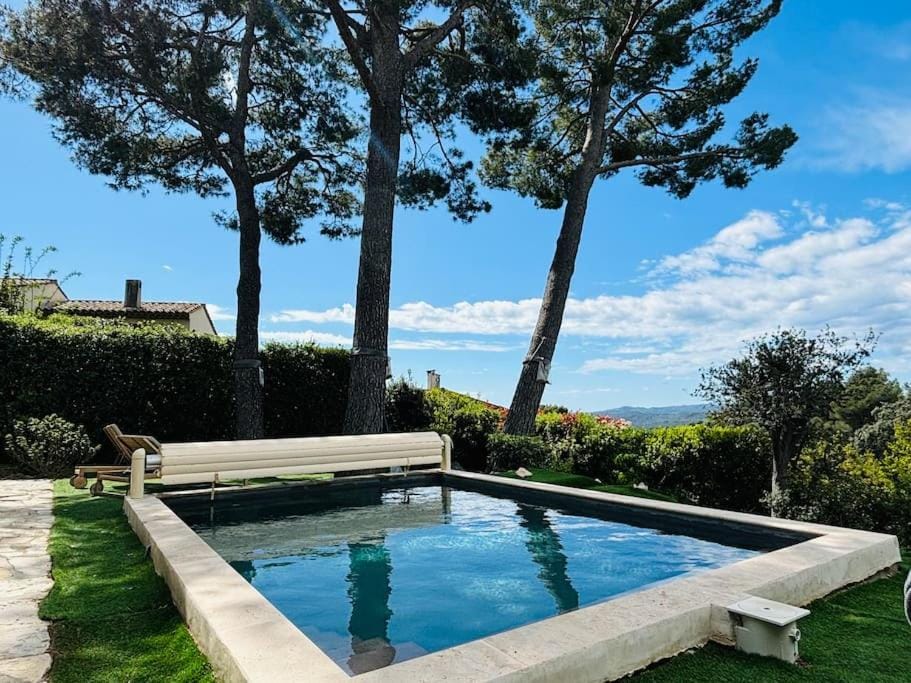 Bastide de charme sous les pins avec piscine Villa in Saint Paul de Vence