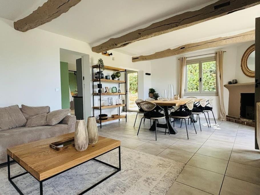 Bastide de charme sous les pins avec piscine Villa in Saint Paul de Vence