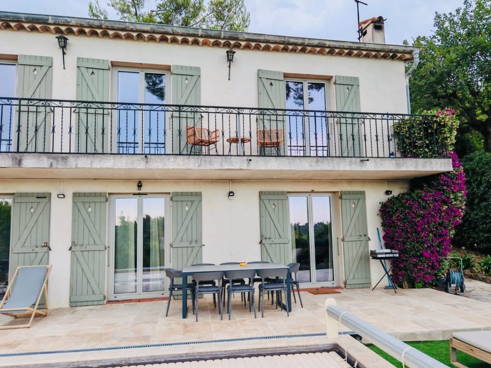Bastide de charme sous les pins avec piscine Villa in Saint Paul de Vence