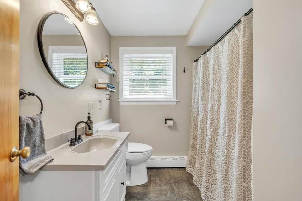 Shower, Toilet, Bathroom, Bath