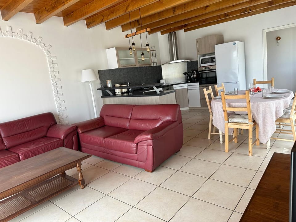 Living room, Meals, Breakfast, Lunch, kitchen