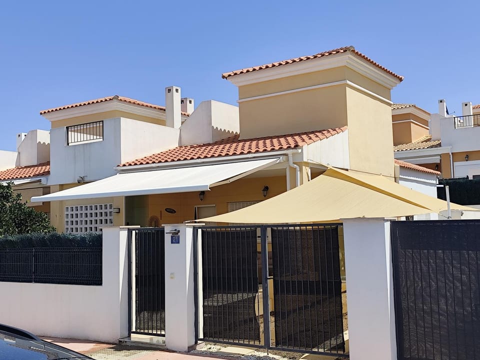 Chalet adosado acogedor Busot House in Alacantí