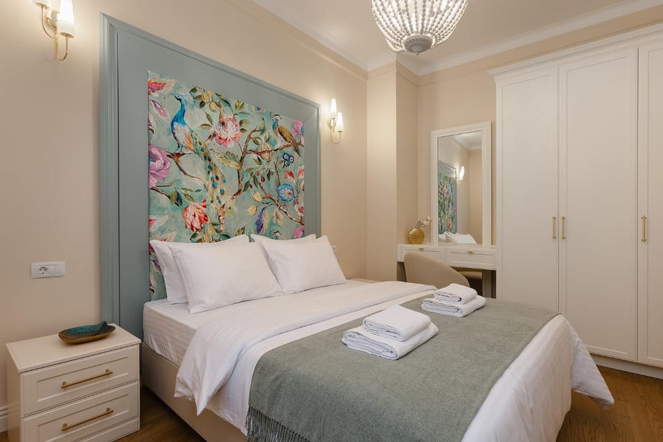 Bed, Photo of the whole room, Bedroom, towels, wardrobe