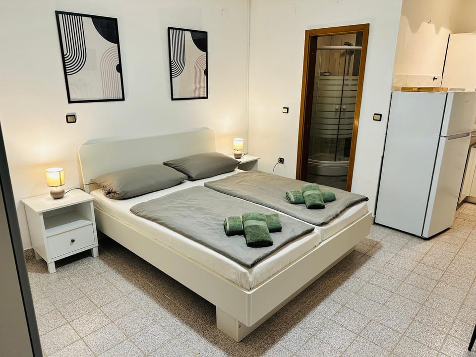 Studio Apartment near Beach Petrčane - Quiet & Central - Unit 1 Apartment in Zadar County