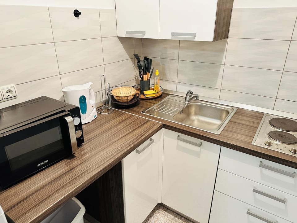 Studio Apartment near Beach Petrčane - Quiet & Central - Unit 1 Apartment in Zadar County