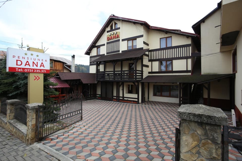 Pensiunea Dana Bed and Breakfast in Romania
