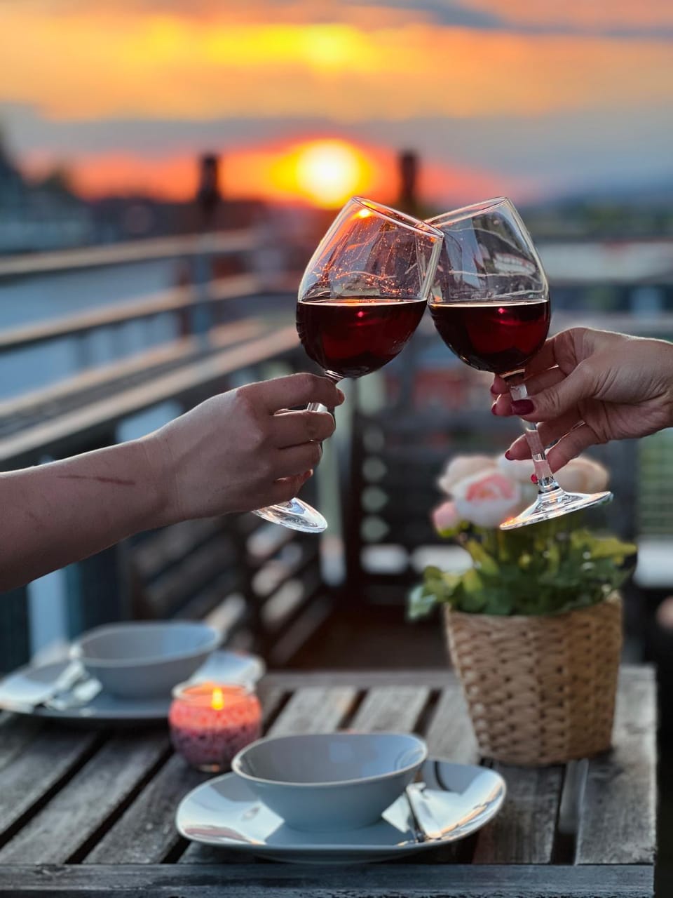 View (from property/room), Balcony/Terrace, Sunrise, Sunset, group of guests