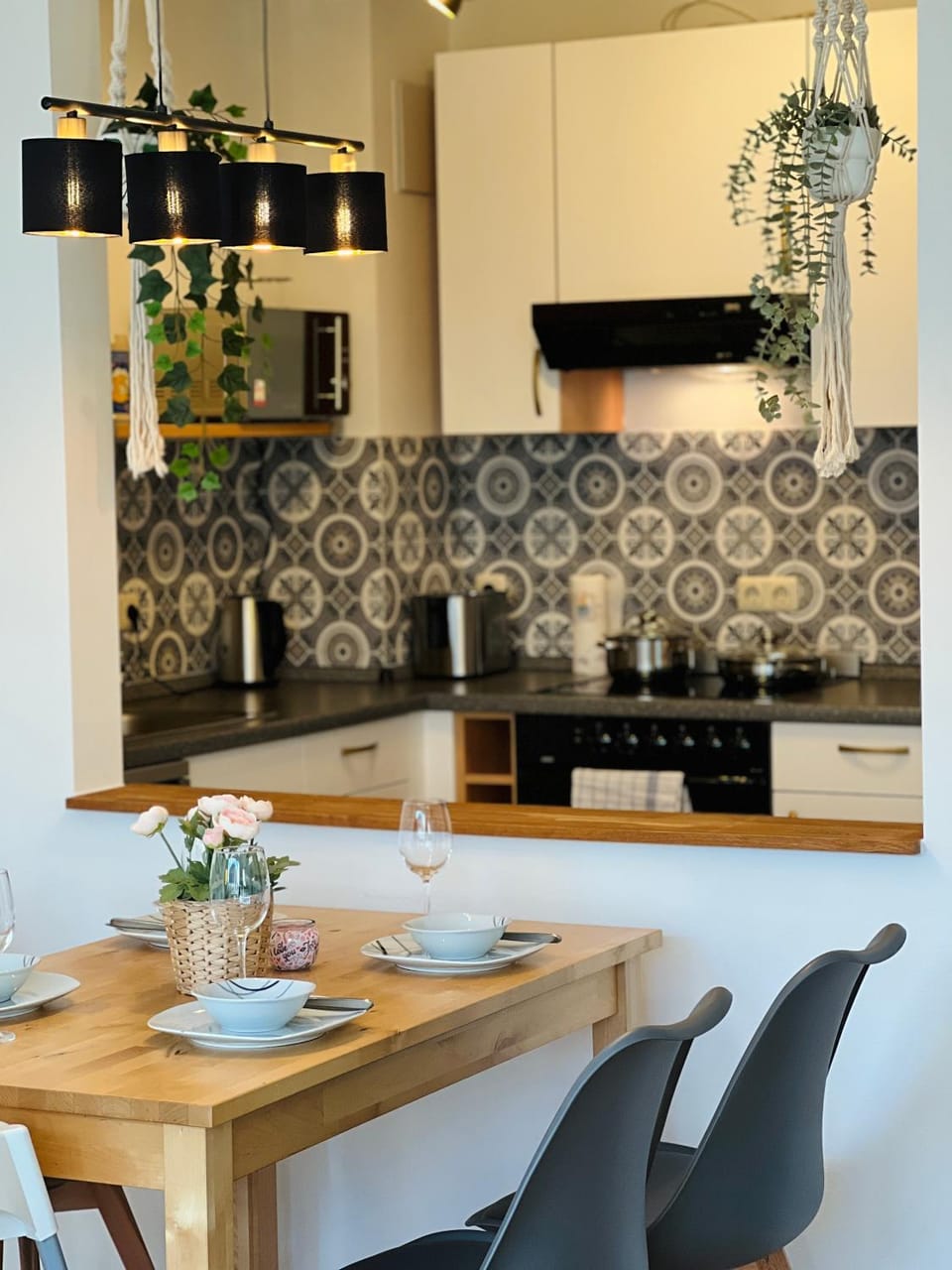 Dining area, kitchen