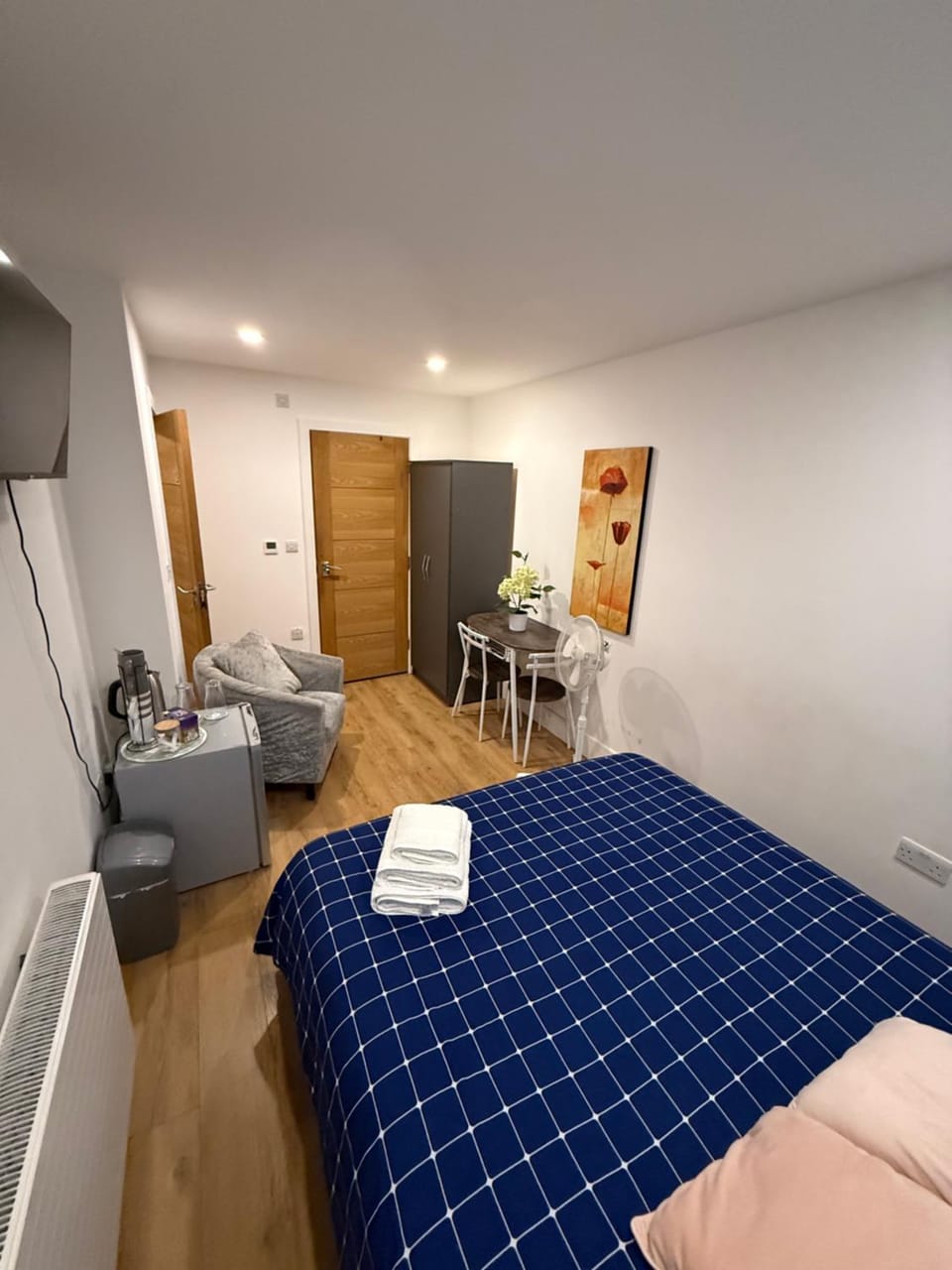 King Azim Court Apartment in London