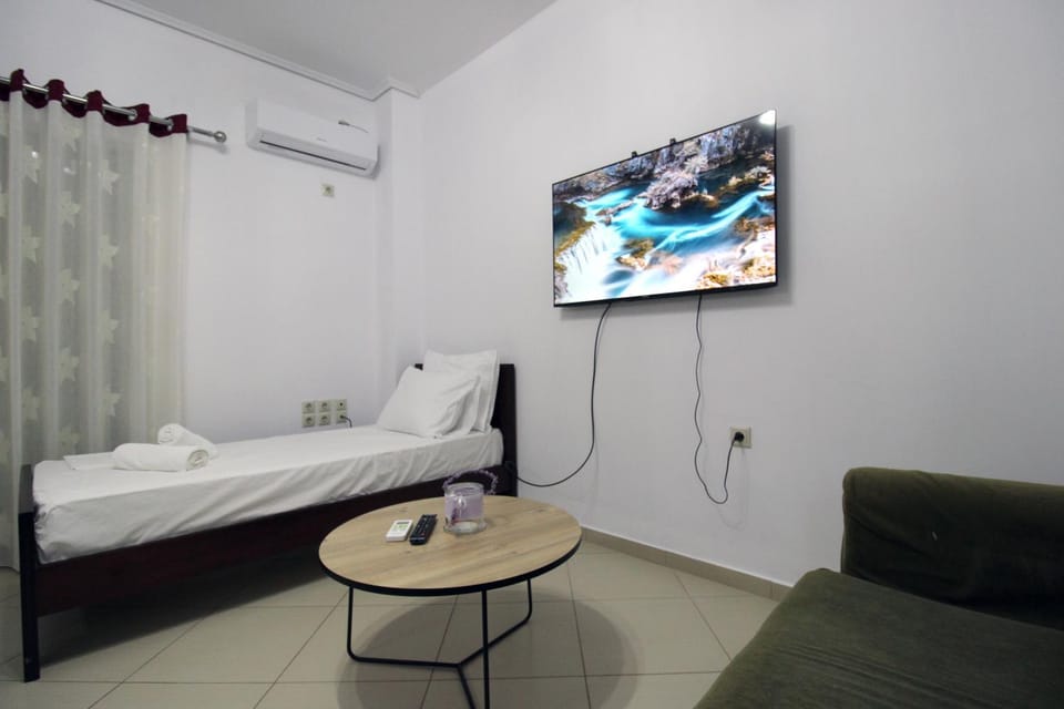 TV and multimedia, towels, air conditioner