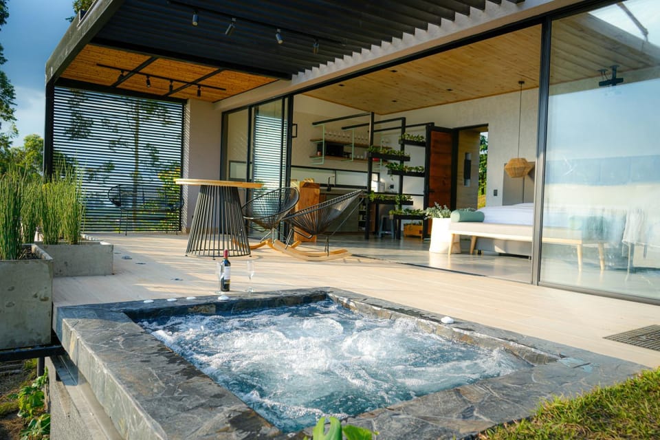 Hot Tub, Balcony/Terrace