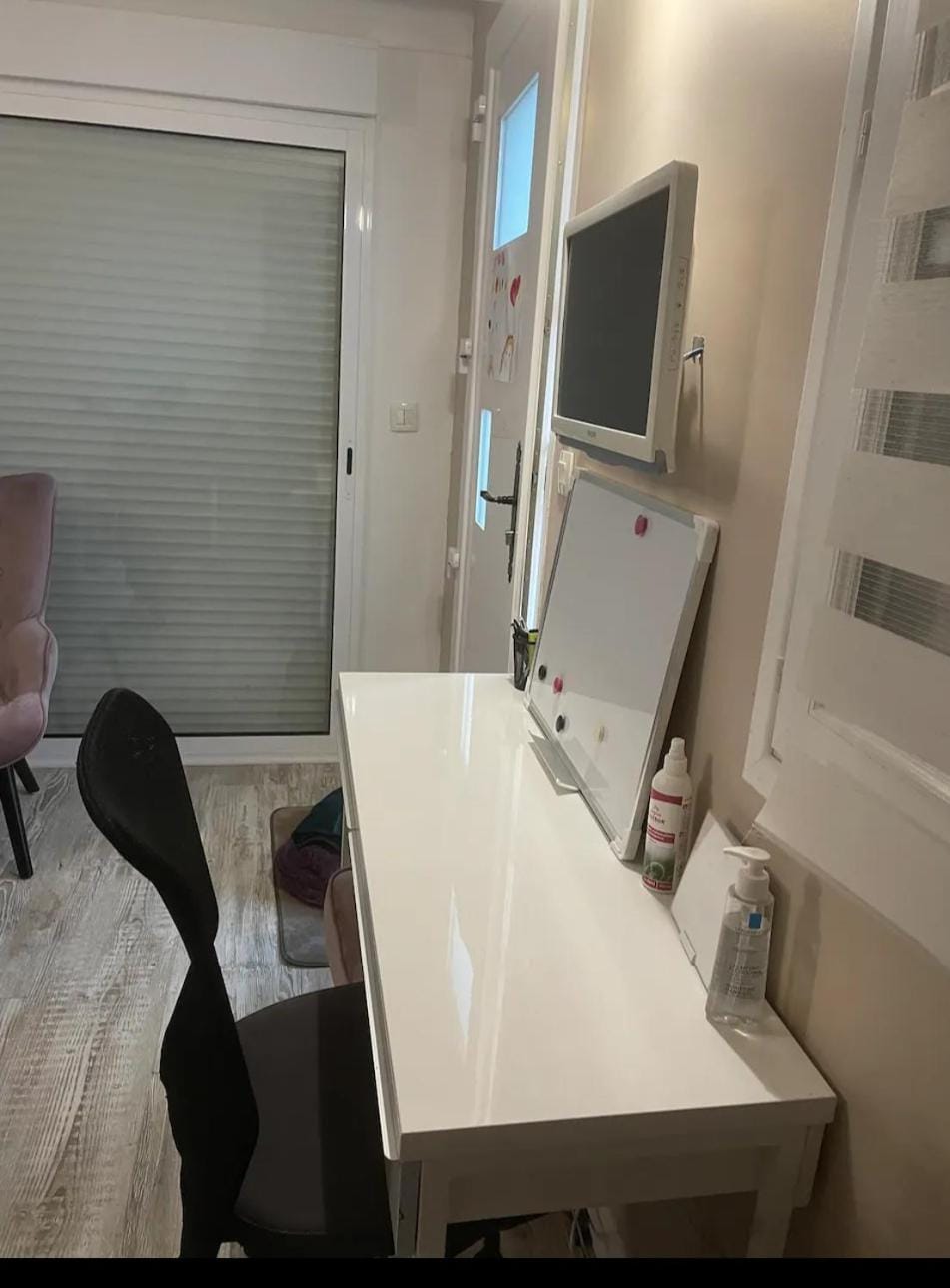 Petit paradis accueillant piscine proche CNFDI Chambre privée Apartment in Île-de-France
