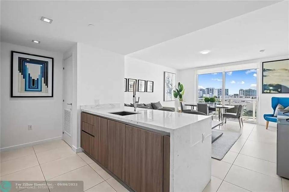 The Glamour of Upscale Downtown Ft. Lauderdale Apartment hotel in Fort Lauderdale