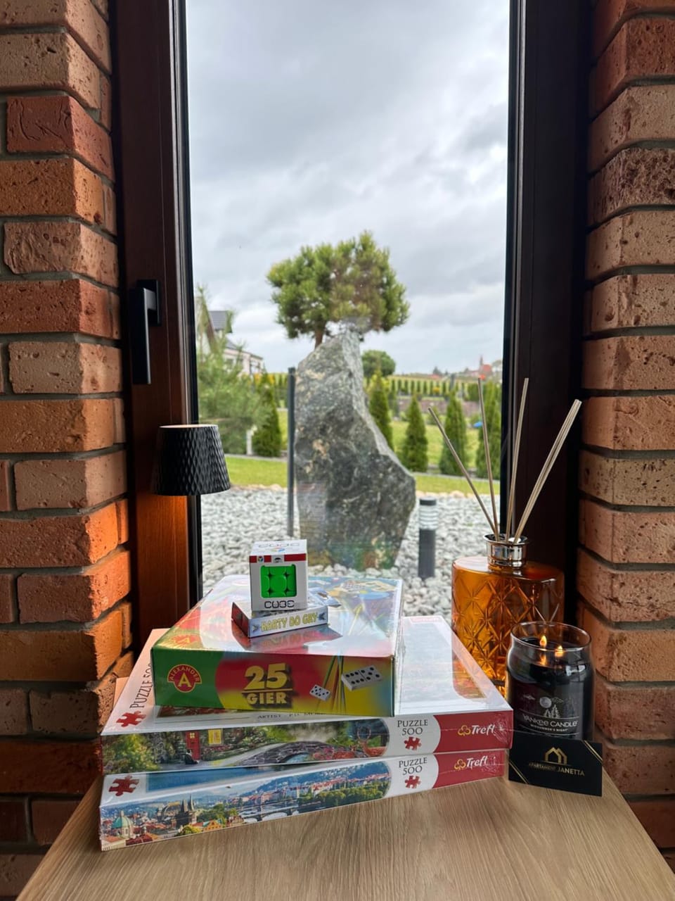 Garden view, Entertainment