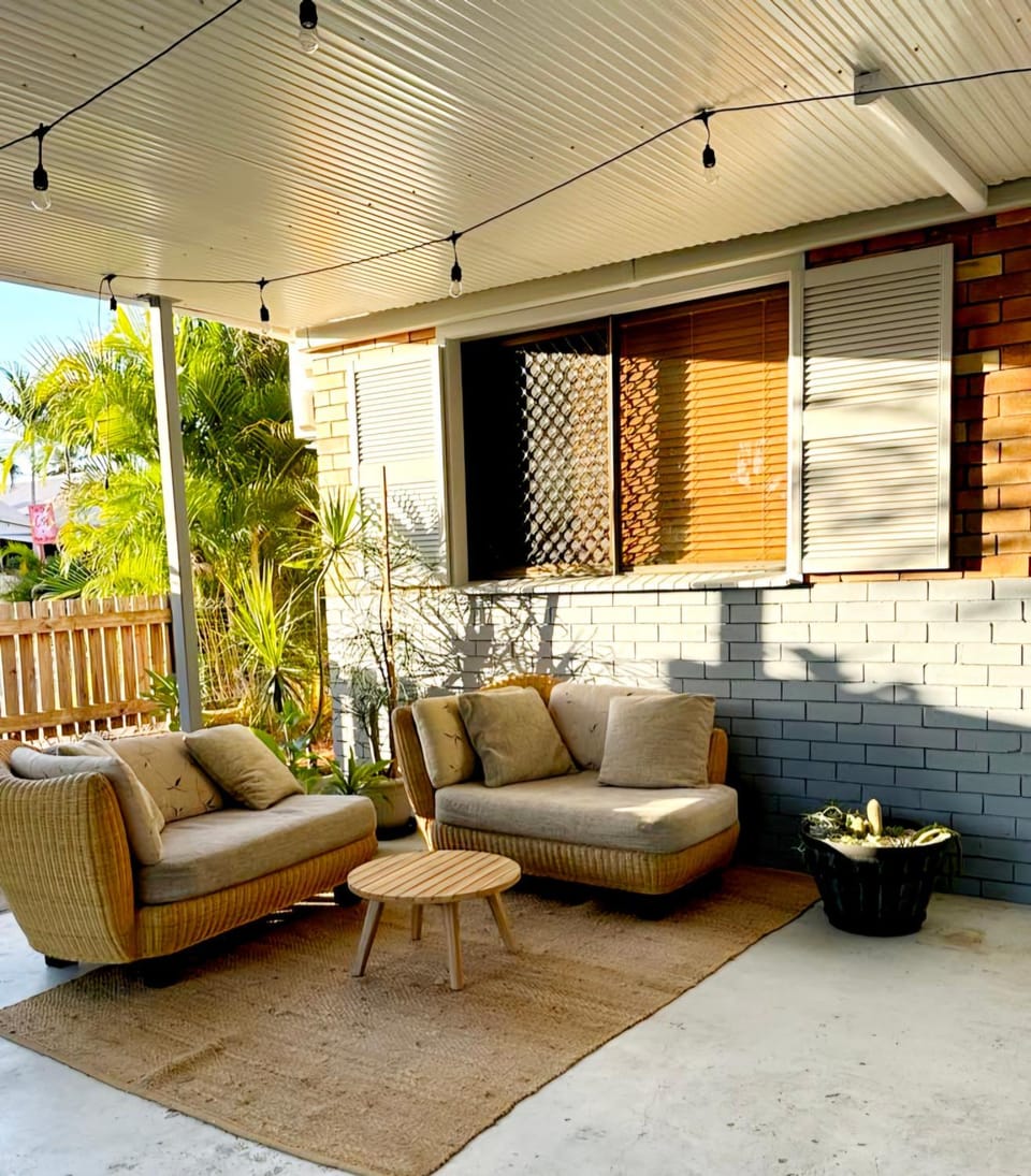 Property building, Seating area