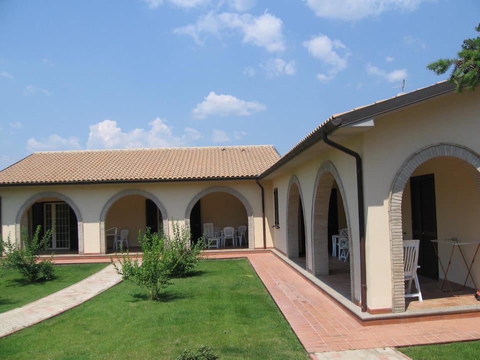 Facade/entrance